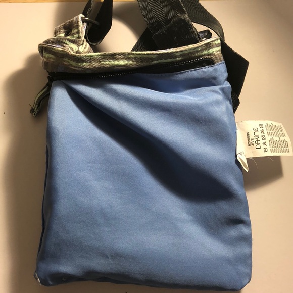 Dakine Cross Body Shoulder Bag - Picture 8 of 8